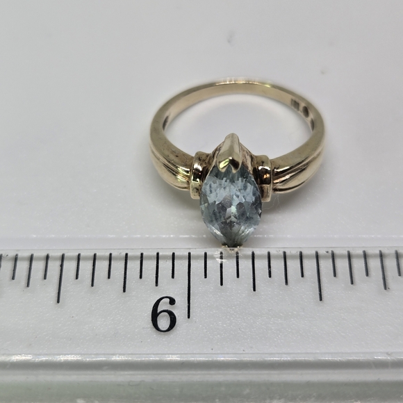 Aquamarine Marquise 10K Yellow Gold Elegant Women's Ring Sz 5.75 Beautiful - Picture 9 of 11